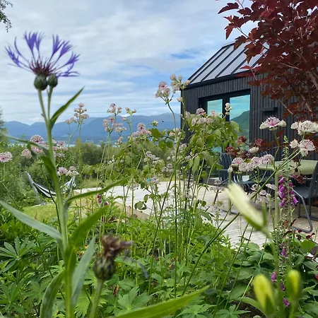 بيت للعطل Mini Hut With Fjord View